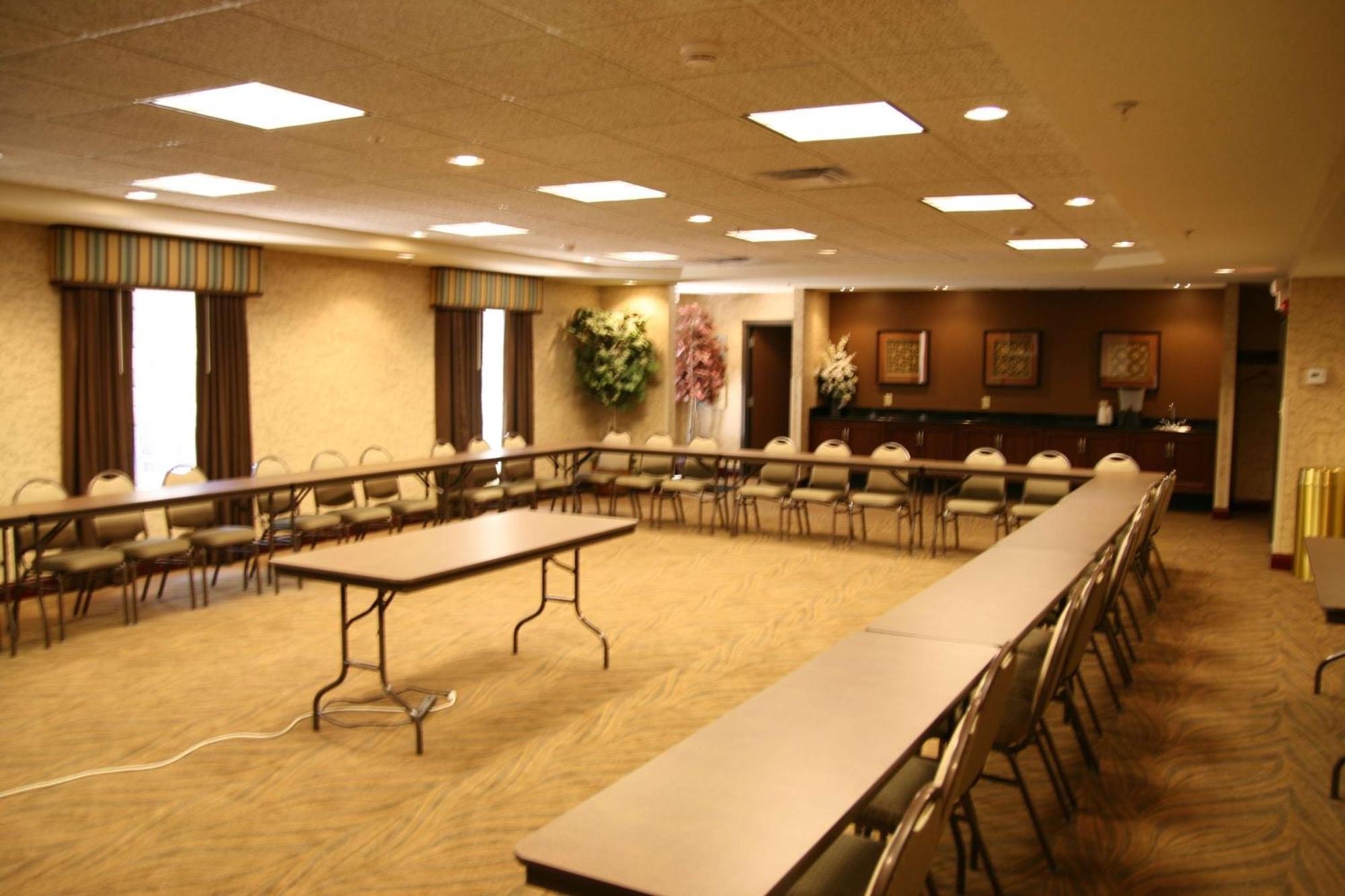 Hampton Inn Warsaw Extérieur photo